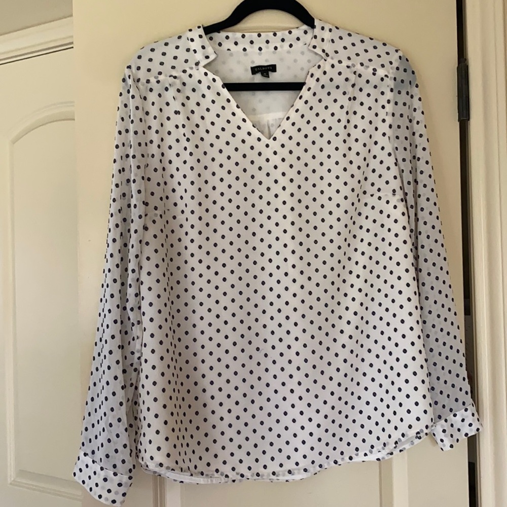 Long sleeve top with flower detail